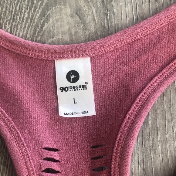 90 Degree By Reflex Cutout Cropped Seamless Top - Picture 7 of 15